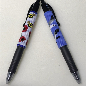 Bolígrafo con Diseño de la Bandera de Canadá, Completamente Decorado con Cuentas, Se Aceptan Diseños Personalizados, Hecho a Mano, Único, Decorativo, para Oficina, Colegio - Product Image 1