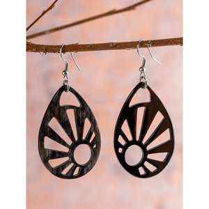 Pendientes de Cuerno de Búfalo de Lujo Hechos a Mano por Diseñadores, Artesanía Étnica con Piedras Semipreciosas para Mujer - Product Image 2