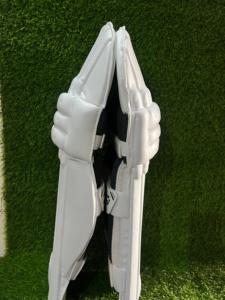 Meilleurs protège-jambes de cricket légers en PU, rembourrés en mousse haute densité, fabriqués sur mesure, confortables, toutes tailles, accessoires essentiels - Product Image 5