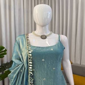 Ensemble haut en soie, pantalon palazzo et dupatta VASTRA COTTAGE, orné de fils, de paillettes et de miroirs, doublure en coton doux, idéal pour les fêtes - Product Image 2