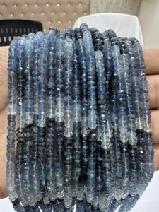 Perles Rondelles en Pierre Précieuse Aigue-marine Bleue Naturelle : Chaîne de Bijoux de 14 pouces (4-5 MM) - Product Image 1