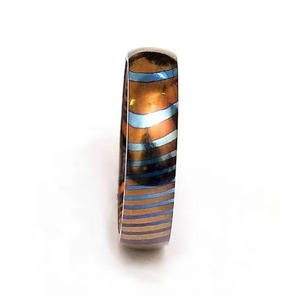 Anillo de Acero de Damasco para Hombre, Anillo de Boda con Funda de Madera Hecha a Mano, Ajuste Cómodo, Anillo de Compromiso con Patrón Único, Joyería - Product Image 4