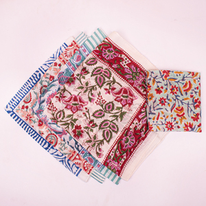 Foulard carré de plage en coton de luxe à motif floral ethnique, accessoire unisexe pour le printemps et l'été - Product Image 5