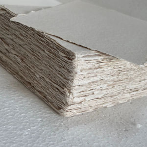 Papel Artesanal de Algodón con Borde Decorativo de la Marca Conifer, Hojas de Papel Impresas con Serigrafía, Papel Artesanal Blanco Natural de Primera Calidad - Product Image 1