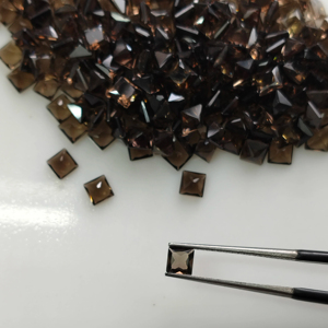 ควอตซ์สโมคกี้ธรรมชาติ 4 มม. ทรงสี่เหลี่ยมเจ้าหญิงคัท คุณภาพดีที่สุด พลอยเม็ดเดี่ยวสำหรับทำเครื่องประดับและสร้อยคอ - Product Image 1