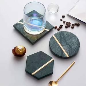 Juego de Posavasos Modernos de Mármol, Redondos, Hexagonales y Cuadrados, de Piedra Verde y Negra con Franja Dorada, Antideslizantes, Decoración de Mesa - Product Image 4