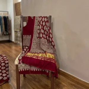 Ensemble de tenue de festival Gulnaar Jaal Ajrakh en coton et soie imprimé à la main, 3 pièces, comprenant un choli en georgette avec un lehenga choli - Product Image 6
