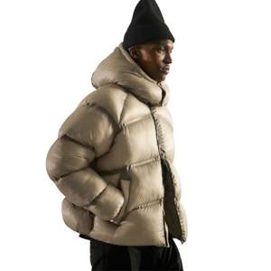 Veste matelassée à capuche translucide pour homme, manteau chaud et isolé pour l'hiver, veste à capuche élégante parfaite pour les journées froides, vêtement décontracté. - Product Image 6