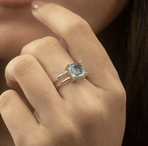 Anillo de piedra turquesa de Ley 925 ajustable clásico al por mayor ajuste de bisel de Topacio Azul regalo de boda hecho a mano para mujer - Product Image 1
