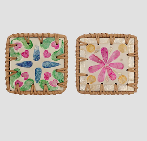 Sets de table carrés en rotin naturel, faits à la main, avec motifs colorés en nacre, à prix abordable - Product Image 2