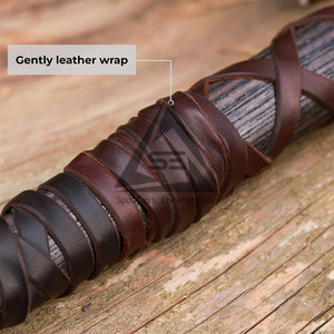 Hacha Profesional de Alta Calidad con Mango de Madera y Hoja de Acero al Carbono y Inoxidable para Corte en Exteriores y Trabajos de Carpintería - Product Image 5
