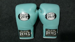 Guantes de Boxeo Profesionales Cleto Reyes, de Cuero, con Cordones, para Entrenamiento, Talla Adulto, Dedos Completos - Product Image 4