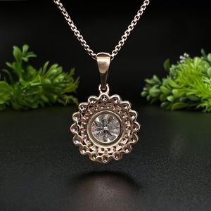 Collier de fête élégant en argent sterling avec moissanite taille ronde et double halo pour femme - Product Image 3