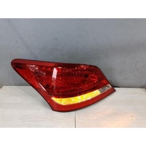 Feu arrière gauche d'occasion Equus 924013N000 - Product Image 2