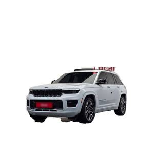 Jeep Cherokee 3.6 Overland Modelo Diciembre 2023, 36,001 km, Emisión Euro V, Caja de Cambios Automática, Volante a la Izquierda, Cámara Trasera - Product Image 1