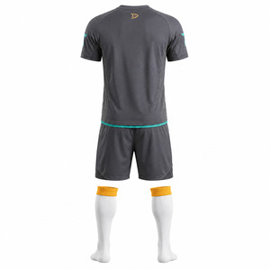 Uniforme de Fútbol Personalizado para Hombre y Jóvenes: Conjunto Profesional de Camisetas y Pantalones Cortos de Fútbol Personalizados – Sublimados y Transpirables - Product Image 2