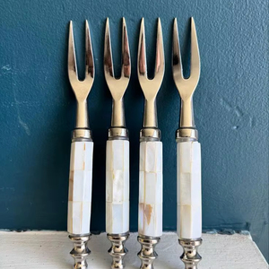 Ensemble de couverts de luxe en acier inoxydable avec manche en résine, cuillère, fourchette, couteau, vaisselle de table réutilisable pour les fêtes - Product Image 1