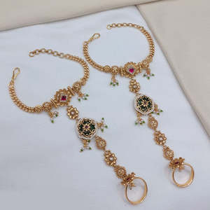 Arnés de mano étnico tradicional para mujer, chapado en oro real, con piedra Pota y perlas, para novias, boda, Haath Phool, joyería corporal de moda. - Product Image 3