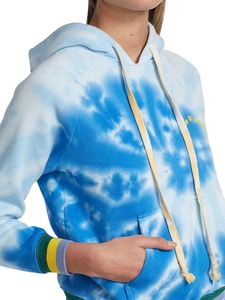 เสื้อฮู้ดดี้ผู้หญิงแบบสั่งทำพิเศษ ลายมัดย้อมสีน้ำเงิน ลายเส้นวน ผ้าคอตตอนริบเฟรนช์เทอร์รี่ เสื้อสวมหัว มีกระเป๋าจิงโจ้ รับผลิตแบบ OEM ขายส่ง - Product Image 6
