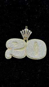 จี้มงกุฎสั่งทำพิเศษ ประดับเพชรโมอิสซาไนต์ 20 เม็ด พร้อมอักษรย่อแบบฮิปฮอป เงินแท้ 925 เครื่องประดับจี้และชาร์ม - Product Image 6