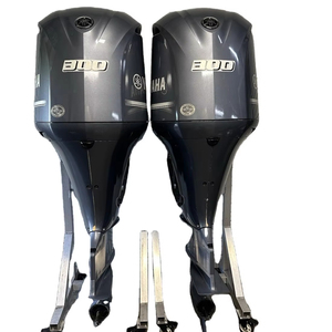 Paire de moteurs hors-bord 4 temps V8 F300hp 300hp 30 pouces de arbre de 2019 de qualité supérieure, 355/358 heures, garantie de 6 mois disponible en ST - Product Image 1