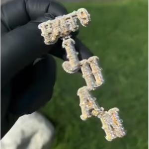 จี้ห้อยคอแบบใหม่ ดีไซน์เองได้ ตัวอักษรตามสั่ง สไตล์ฮิปฮอป ชุบทอง 14K ประดับเพชรโมอิสซาไนต์ เงินแท้ 925  แบบ Iced Out สำหรับทั้งชายและหญิง - Product Image 1