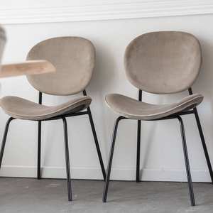 Silla Vandana Lyra Vento en terciopelo marrón helado (juego de 2) - Product Image 1