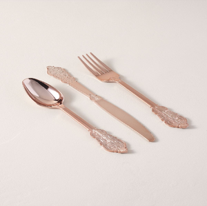 Magnifique ensemble de couverts bicolores, finition or mat élégante avec manches argentées rustiques, disponible à prix de gros. - Product Image 2