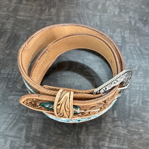Cinturón de Cuero Artesanal Estilo Western con Cuentas y Hebilla Grabada |   Cinturón de Moda Estilo Vaquero para Hombre y Mujer - Product Image 3