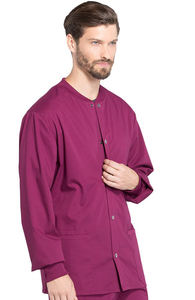 Blouse de travail unisexe violette à boutons pour uniforme hospitalier, tissée, avec coutures invisibles et détection par aiguille pour usage médical - Product Image 2