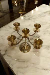 Porte-bougie en métal de haute qualité avec finition dorée, support décoratif unique pour la décoration de la maison, table de fête de Pâques à prix avantageux - Product Image 3