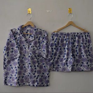 Conjunto de Pijama Floral 100% Algodón Estampado a Mano, Ropa de Dormir Artesanal de Lavanda con Manga Corta para Mujer, Transpirable, para Primavera, Otoño y Verano - Product Image 1