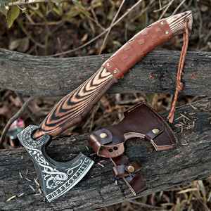 Hache Viking Artisanale Haut de Gamme en Acier Carbone de Qualité Supérieure pour Camping et Survie en Extérieur avec Étui en Cuir – Vente en Gros - Product Image 4