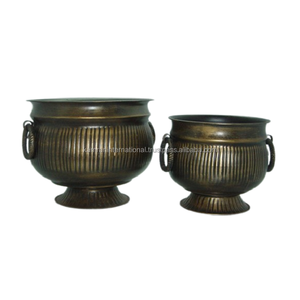 Ensemble de trois jardinières design en métal de meilleure qualité pour accessoires de plantes florales de jardin et de restaurant - Product Image 5