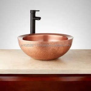 Lavabo artisanal en cuivre martelé pour salles de bain d'hôtels de luxe, décoration intérieure de style moderne, amélioration du design - Product Image 1