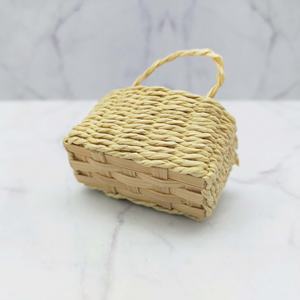 Adorable Cesta Tejida de Mimbre en Miniatura para Decoración de Casa de Muñecas 1:12, Manualidades DIY, Toque Estético Perfecto o Empaque de Regalo Único - Product Image 3