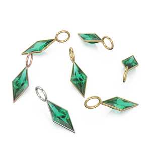 Pendentif en or jaune massif 18 carats avec émeraude zambienne taille cerf-volant / Pierre de naissance de mai / Pierre précieuse naturelle verte - Product Image 3