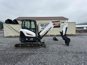 Mini-excavatrice Bobcat E35, poids opérationnel de 1000 kg, capacité de la benne de 0,12 m³, garantie de plus de 5 ans - Product Image 1