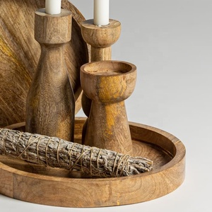 Portavelas de Columna Acanalados de Madera de Acacia |   Lámpara de Techo de Diseño Clásico Hecha a Mano, Forma Cónica, Modelo Ak-COL17, Marca Aqudus Saleem para el Hogar - Product Image 2