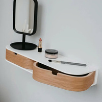 Table console moderne en chêne avec tiroirs de rangement, mobilier de salon minimaliste, plateau blanc, design en bois