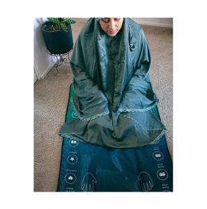 Tapis de prière islamique intelligent de qualité supérieure pour adultes, avec surahs et adhan éducatifs, idéal pour les cadeaux de l'Aïd – Vente en gros pour distributeurs - Product Image 1