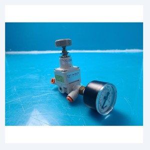 Régulateur de pression de précision SMC LAM 772-082235-003 IR1020-DUN00211, utilisé comme pièce détachée pour équipement semi-conducteur d'occasion - Product Image 2