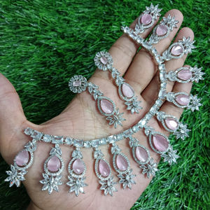 Conjunto de joyería nupcial de diamante americano clásico, collar y pendientes de dos piezas para boda, estilo clásico de moda - Product Image 1