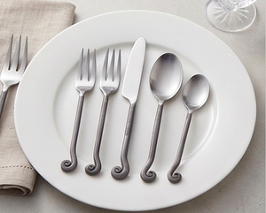 Juego de cubiertos minimalista con mangos en espiral, acabado mate, apto para lavavajillas, cubiertos metálicos para uso en mesas de boda. - Product Image 4