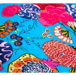 Tela de algodón estampada a mano con motivos florales indios en rosa caramelo, ideal para acolchar, almohadas, cortinas y fundas tejidas para niños y niñas. - Product Image 4