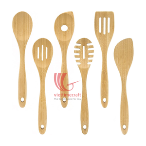 Ensemble d'ustensiles de cuisine en bois naturel de qualité supérieure, cuillère, spatule et lopette durables - Kit artisanal de 6 pièces pour les gourmands soucieux de l'environnement - Product Image 1