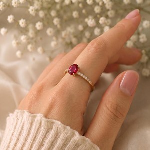 Bague en rubis rouge naturel, taille ovale, faite à la main, en argent sterling 925, plaqué or 18 carats, pavé de CZ, bague de fiançailles, bague de promesse, cadeau pour elle - Product Image 5