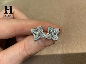 ต่างหูเพชรทรงดอกไม้หรูหรา ทอง 18K เครื่องประดับชั้นดีสำหรับผู้หญิง - Product Image 4