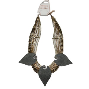 สร้อยคอเรซิ่นสไตล์คลาสสิกทำมือสำหรับผู้หญิง ดีไซน์แฟชั่นใหม่ล่าสุด ปรับแต่งโลโก้ได้ สร้อยคอแฟชั่นชุบโรเดียม - Product Image 1