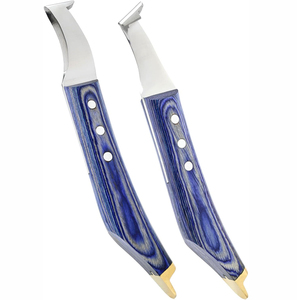 Cuchillo de Herrador Premium con Extremo de Latón, Herramienta Profesional para Recortar Pezuñas para Caballos, Vacas y Ganado, Acero Inoxidable - Product Image 1